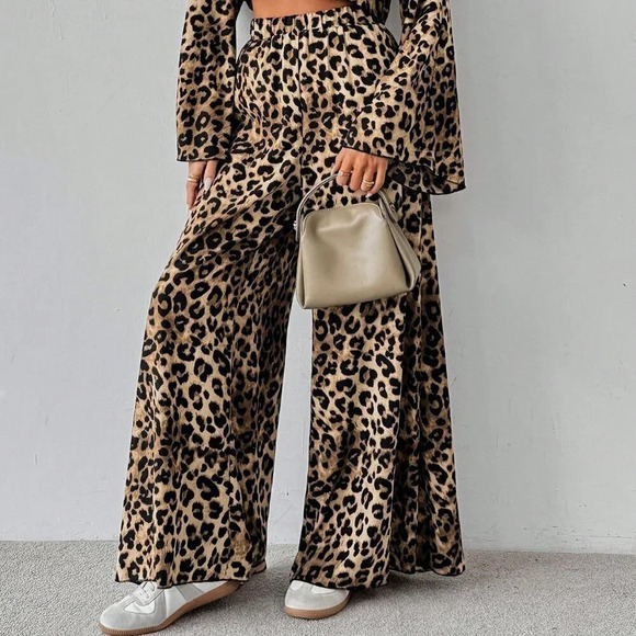 Multicolor Casual Women's Leopard Print Crew Neck Crop Top & Wide Leg Pants Set - Picture 3 of 5